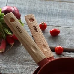 Casserole Ector Induction Aluminium Revêtu Manche En Bois 20 Cm Rouge -Cuisine Fournitures Magasin 108011 3 1 Casserole Ector induction aluminium revetu manche en bois 20 cm rouge Ogo