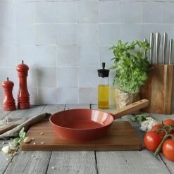 Poêle Ector Induction Aluminium Revêtu Manche En Bois 20 Cm Rouge -Cuisine Fournitures Magasin 108012 4 1 Poele Ector induction aluminium revetu manche en bois 20 cm rouge Ogo