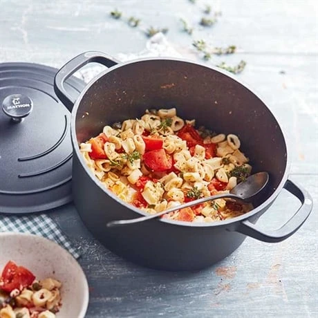 Cocotte Légère Ronde En Fonte D'aluminium 24 Cm 4,5 L Coloris Noir 2 Cocotte Légère Ronde En Fonte D'aluminium 24 Cm 4,5 L Coloris Noir – Image 2