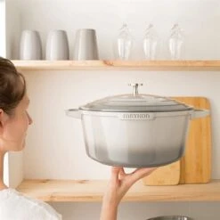 Cocotte Légère Ronde En Fonte D’aluminium 28 Cm 6,7 L Rouge -Cuisine Fournitures Magasin 203007 2 3 Cocotte legere ronde en fonte d aluminium 28 cm 6 7 L rouge Mathon