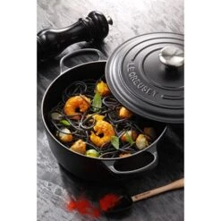 Le Creuset Cocotte Fonte Rond 24 Cm Noir 5 Le Creuset Cocotte Fonte Rond 24 Cm Noir -Cuisine Fournitures Magasin 213178 2 2 Cocotte fonte rond 24 cm noir Le Creuset