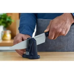 Opinel Aiguiseur Manuel -Cuisine Fournitures Magasin 400013 2 2 Aiguiseur manuel Opinel