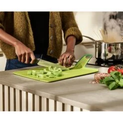 Joseph Joseph Planche à Découper Pliable Chop2pot Plus Verte -Cuisine Fournitures Magasin 450022 3 1 Planche a decouper pliable Chop2pot Plus verte Joseph Joseph