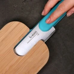 Planche à Découper Avec Couteau à Charcuterie Intégré -Cuisine Fournitures Magasin 481011 4 1 Planche a decouper avec couteau a charcuterie integre Trebonn