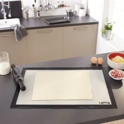 Lekue Tapis De Cuisson En Silicone Et Fibre De Verre 60 Cm -Cuisine Fournitures Magasin 51051 2 3 Tapis de cuisson en silicone et fibre de verre 60 cm Lekue