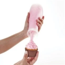 Flacon Souple Verseur En Silicone Avec 5 Douilles -Cuisine Fournitures Magasin 51055 3 6 Flacon souple verseur en silicone avec 5 douilles Mathon