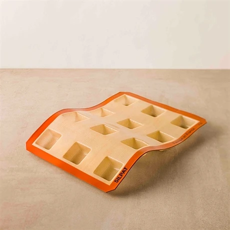 Plaque De 12 Empreintes Carrés 2 Plaque De 12 Empreintes Carrés – Image 2