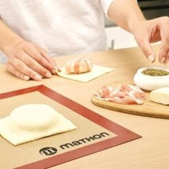 Lot Entonnoir à Piston Pro En Inox Et Tapis De Cuisson -Cuisine Fournitures Magasin 519073 2 1 Lot Entonnoir a piston pro en inox et tapis de cuisson Mathon