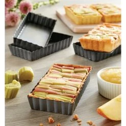 Set De 4 Moules à Tartelettes Avec Fonds Amovibles -Cuisine Fournitures Magasin 541084 3 4 Set de 4 moules a tartelettes avec fonds amovibles Mathon
