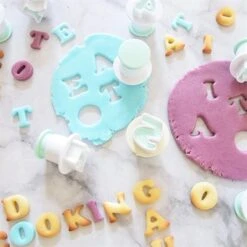 Emporte-pièces Lettres Et Chiffres -Cuisine Fournitures Magasin 560023 2 2 Emporte pieces lettres et chiffres Scrapcooking