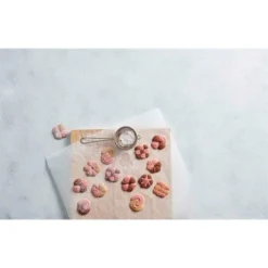 Presse à Biscuits Deux Couleurs -Cuisine Fournitures Magasin 566001 2 6 Presse a biscuits deux couleurs Betty Bossi