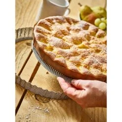 De Buyer Moule à Tarte Amovible 28 Cm Inox Perforé Et Feuille De Cuisson Antiadhésive -Cuisine Fournitures Magasin 571007 3 3 Moule a tarte amovible 28 cm inox perfore et feuille de cuisson antiadhesive De Buyer
