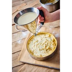 De Buyer Entonnoir à Piston Kwik Noir -Cuisine Fournitures Magasin 573050 2 1 Entonnoir a piston Kwik noir De Buyer