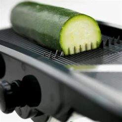 Lot Mandoline V 5 Lames Et Gant Contre Les Coupures -Cuisine Fournitures Magasin 609104 2 4 Lot mandoline V 5 lames et gant contre les coupures Mathon