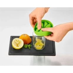 Presse-agrume For Drinks -Cuisine Fournitures Magasin 613032 4 1 Presse agrume For Drinks Betty Bossi