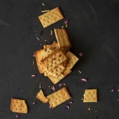 Roulette Découpe Pâte Pour Crakers -Cuisine Fournitures Magasin 653412 3 5 Roulette decoupe pate pour crakers Betty Bossi