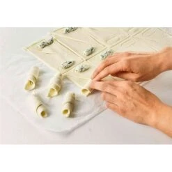 Roulette Découpe Pâte Pour Croissant -Cuisine Fournitures Magasin 653413 2 5 Roulette decoupe pate pour croissant Betty Bossi