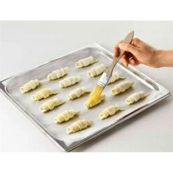 Roulette Découpe Pâte Pour Croissant -Cuisine Fournitures Magasin 653413 3 5 Roulette decoupe pate pour croissant Betty Bossi