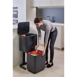 Joseph Joseph Poubelle Totem Graphite 60 L - 2 Compartiments 30 L -Cuisine Fournitures Magasin 658003 3 2 Poubelle Totem Graphite 60 L 2 compartiments 30 L Joseph Joseph