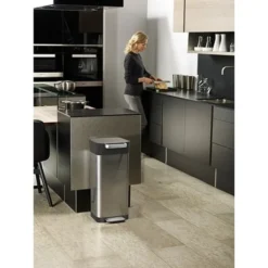 Joseph Joseph Compacteur à Déchets Inox Titan 20 L 6 Joseph Joseph Compacteur à Déchets Inox Titan 20 L -Cuisine Fournitures Magasin 67863 2 3 Compacteur a dechets inox Titan 20 L Joseph Joseph