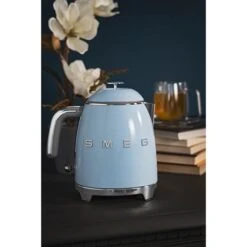 Smeg Mini Bouilloire 0,8 L 1400 W KLF05PBEU Bleu Azur -Cuisine Fournitures Magasin 702031 3 4 Mini bouilloire 0 8 L 1400 W KLF05PBEU bleu azur Smeg