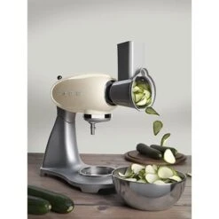 Smeg Tranchoir Et Râpe à Cylindres SMSG01 Pour Robot Sur Socle 8 Smeg Tranchoir Et Râpe à Cylindres SMSG01 Pour Robot Sur Socle -Cuisine Fournitures Magasin 720058 3 1 Tranchoir et rape a cylindres SMSG01 pour robot sur socle Smeg