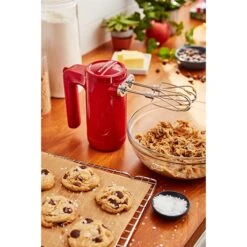 KitchenAid Batteur à Main électrique Sans Fil 7 Vitesses Rouge Empire 5KHMB732EER 8 KitchenAid Batteur à Main électrique Sans Fil 7 Vitesses Rouge Empire 5KHMB732EER -Cuisine Fournitures Magasin 760356 3 2 Batteur a main electrique sans fil 7 vitesses rouge empire 5KHMB732EER Kitchenaid